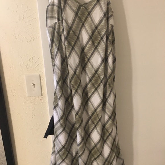 Kensie green plaid midi dress/EUC/worn once - Picture 2 of 7